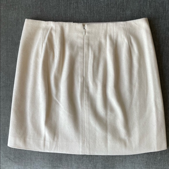 J. Crew Winter White Mini Skirt Size 2 - Picture 3 of 4